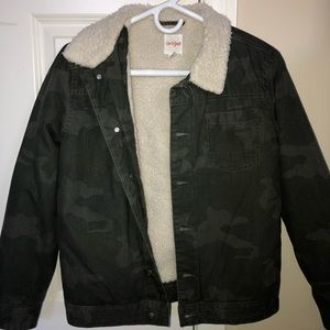 Army denim jacket with fur collar